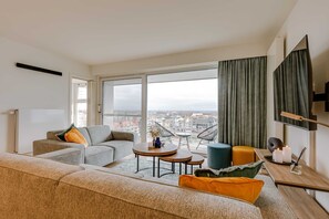 Apartment | 3 bedrooms, desk, Internet