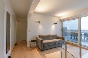 Apartment | 3 bedrooms, desk, Internet - Huswell - Zonneweelde - Seaside Getaway With Views (Blankenberge)