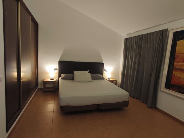 3 chambres, fer et planche à repasser, Wi-Fi, literie fournie