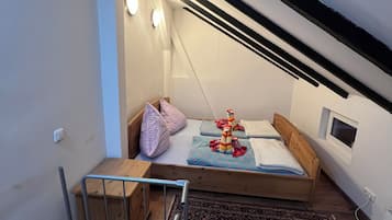 1 bedroom, free WiFi, bed sheets