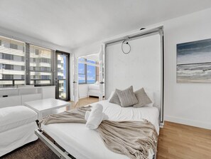 2 bedrooms, iron/ironing board, travel crib, free WiFi - Lovely 2BR condo with Resort Access, Gym & Pool 1608 (Miami Beach)