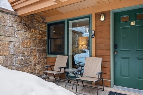 Aspen Nook | 3 Blocks To Ski, Sleeps 3, Fireplace