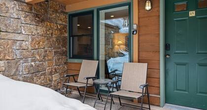 Aspen Nook | 3 Blocks To Ski, Sleeps 3, Fireplace