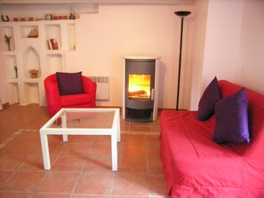 Interior - 200-year-old forge with fireplace in the countryside (Moëlan-sur-Mer)