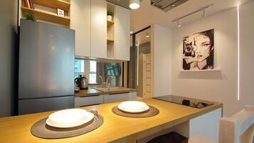 Comfort Apartment, Balcony, City View | Private kitchen