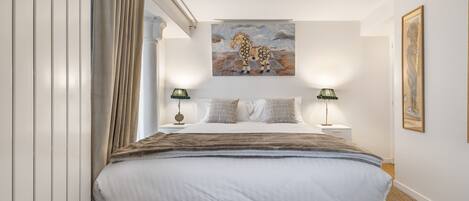 3 slaapkamers, een strijkplank/strijkijzer, gratis wifi, beddengoed