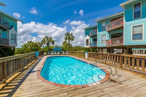 Outdoor pool - The Sands 107 (Gulf Shores)