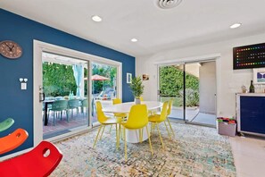 Dining - The Stopover Aviation themed house with pool and s (Palm Springs)