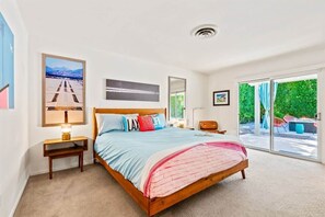 3 bedrooms, iron/ironing board, WiFi, bed sheets - The Stopover Aviation themed house with pool and s (Palm Springs)