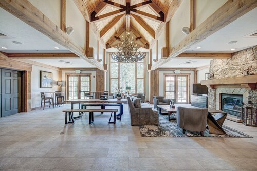Beautifully Updated Mountain Chic Condo 1 Bedroom Condo