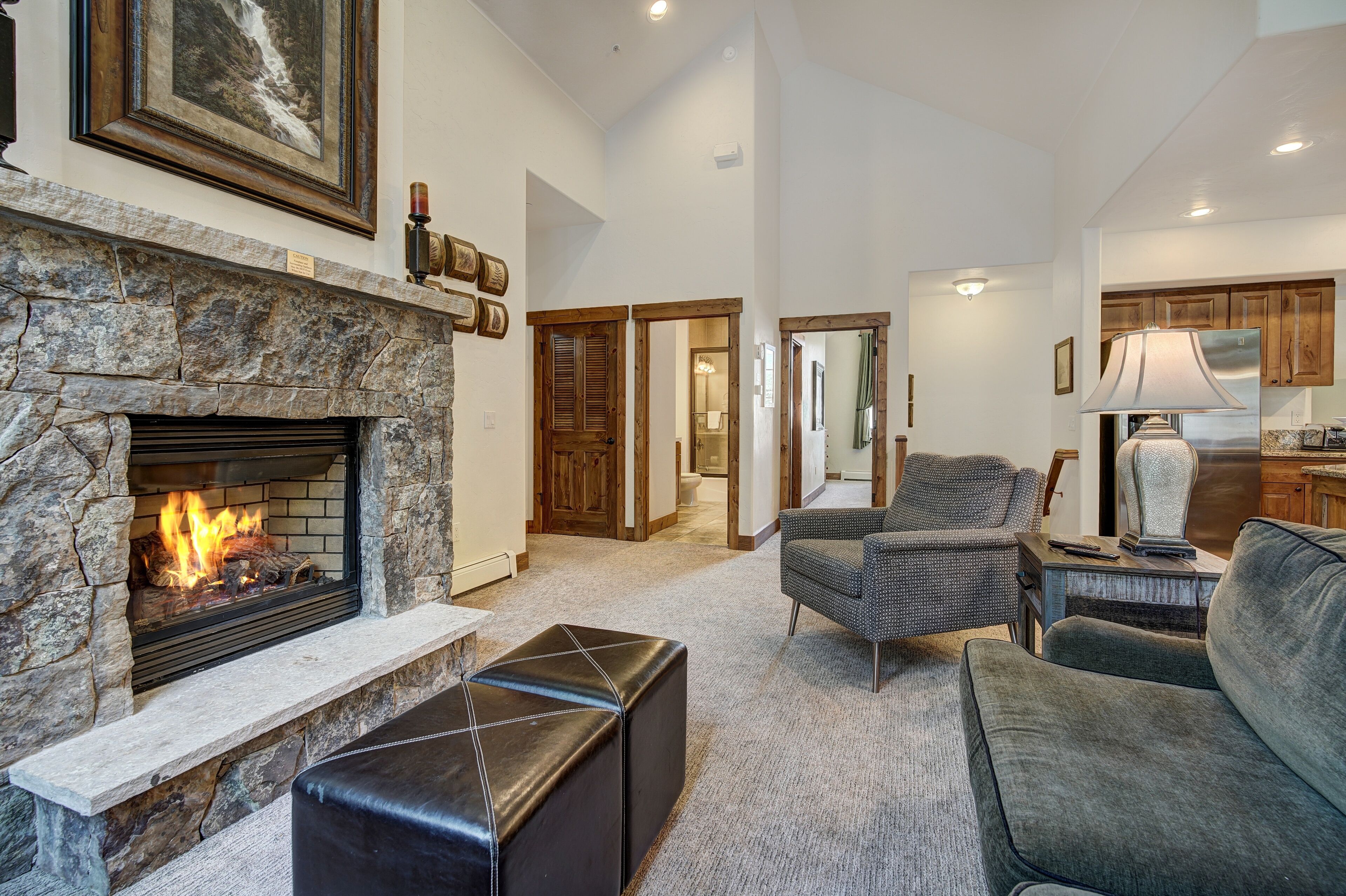 Condo, 2 Bedrooms | Ruang tamu