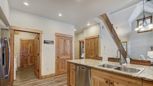 Condo, 3 phòng ngủ | Nội thất