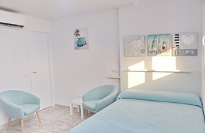 1 bedroom, bed sheets - The little Loft    . (Conil de la Frontera)