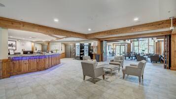 Condo, 2 habitaciones | Lobby