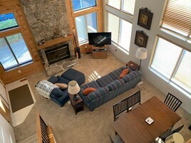 Condo, 3 Bedrooms | Living area