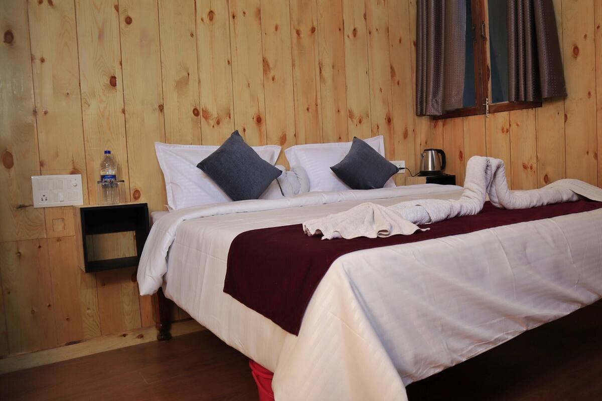 Habitación doble familiar, vista a la ciudad | Wifi gratis y ropa de cama