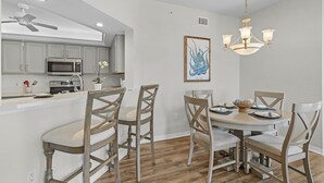 คอนโด, 3 ห้องนอน | ร้านอาหาร