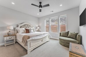 House, 5 Bedrooms | 5 bedrooms, desk, laptop workspace, iron/ironing board - Desert Rose Hideaway 5 Bedroom Home (Washington)