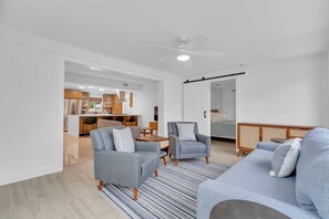 House, 3 Bedrooms | Living area