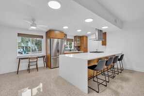 House, 3 Bedrooms | Private kitchen | Fridge, oven, coffee/tea maker, toaster - Livinggood 3 Bedroom Home (Holmes Beach)