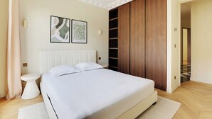 Apartment | 1 bedroom, laptop workspace, iron/ironing board, bed sheets - Magnificent Apartment With AC- 3br-6p-tour Eiffel (Paris)