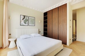 Apartment | 1 Schlafzimmer, laptopgeeigneter Arbeitsplatz, Bügeleisen/Bügelbrett
