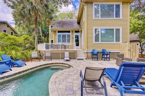A heated pool - 7 St. George - A 4-Bedroom Palmetto Dunes Homes with a Lagoon View (Hilton Head Island)