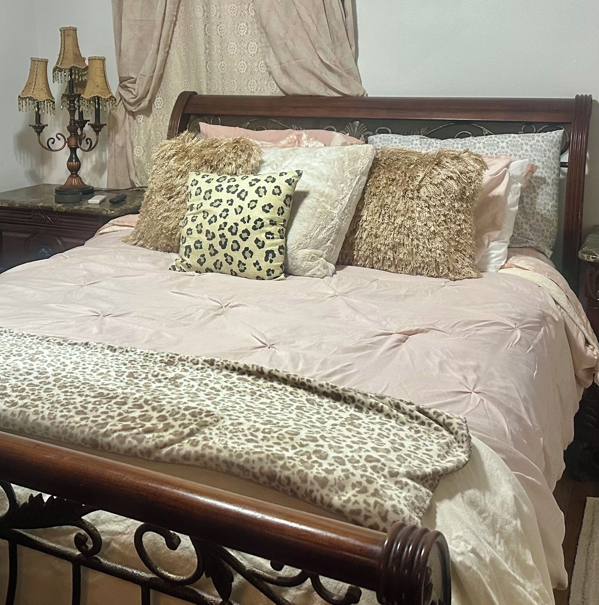 2 bedrooms, iron/ironing board, travel crib, free WiFi