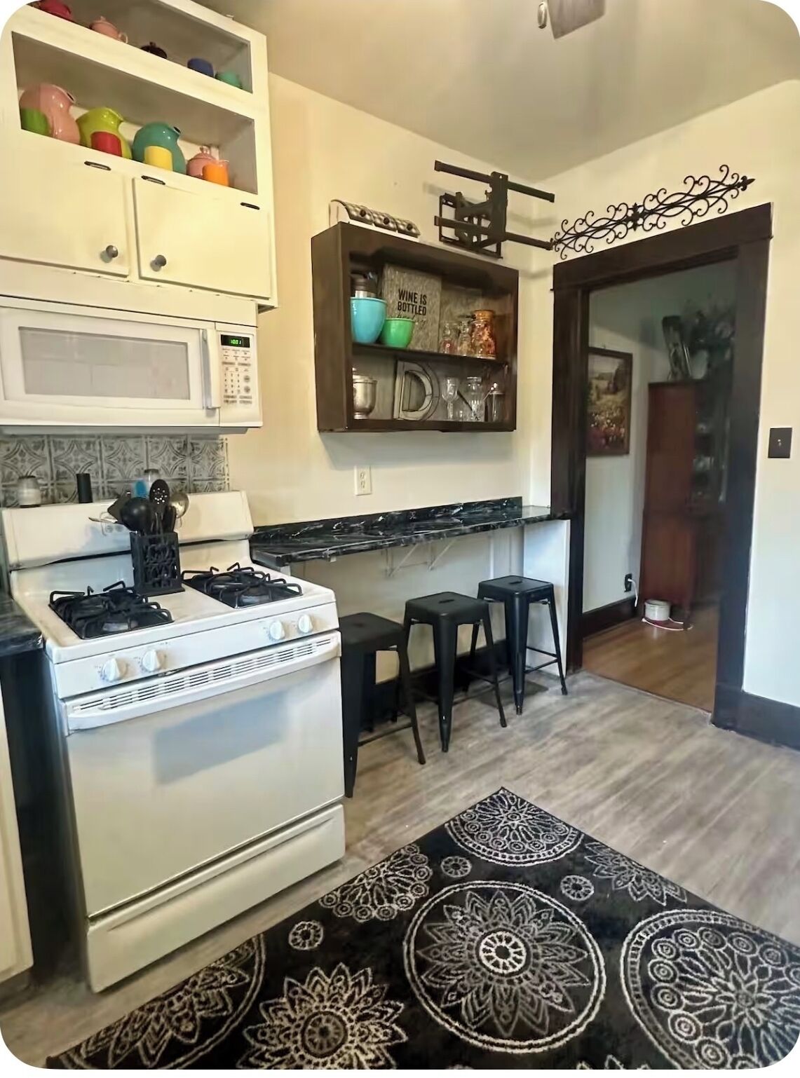 Frigorifero, microonde, forno, piano cottura