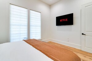 4 chambres, bureau, Wi-Fi, draps fournis