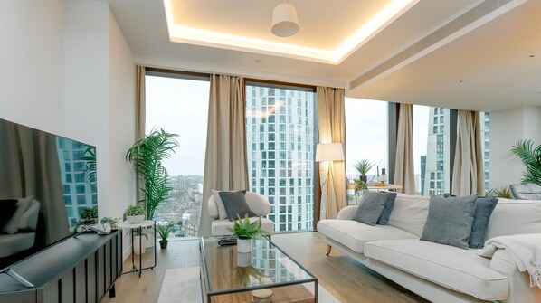 Smart TV - Remarkable 2-bedroom apartment (London)
