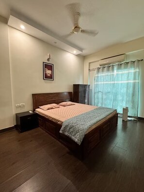 2 chambres, fer et planche Ă repasser, Wi-Fi, draps fournis