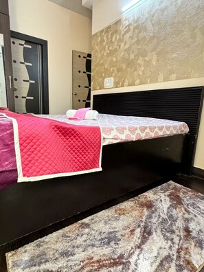 3 bedrooms, iron/ironing board, WiFi
