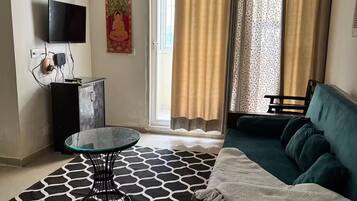 Televisión y chimenea