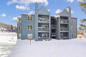 Exterior - Lodge beside Timberline Mountain's chairlift at Slopeside C204! (Canaan Valley)