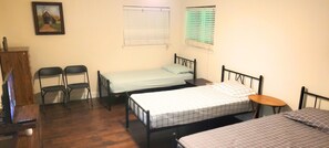 Phòng 3 dành cho gia đình, 3 giường đơn, không hút thuốc | Bàn ủi/dụng cụ ủi quần áo, giường gấp/giường phụ (phụ phí)
