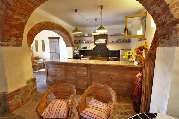 House | Private kitchen | Highchair - Apartment Near Lake Trasimeno Vineyards (Castiglione del Lago)