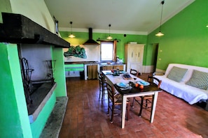 House | Dining - Apartment Near Lake Trasimeno Vineyards (Castiglione del Lago)