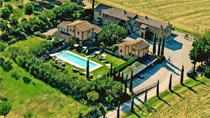 House | Exterior - Apartment Near Lake Trasimeno Vineyards (Castiglione del Lago)