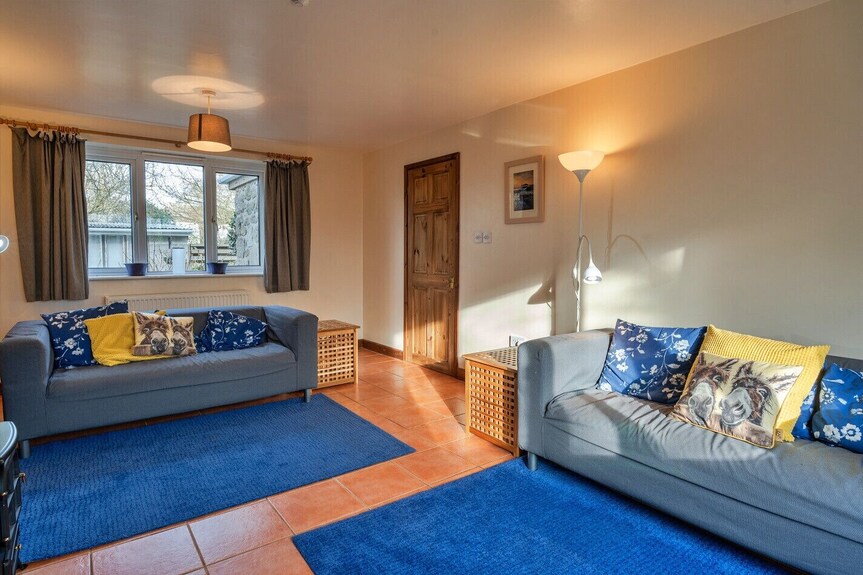 No.1 Gladys' Orchard - Porthcurno