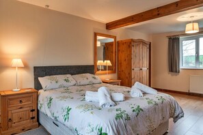 3 bedrooms, bed sheets