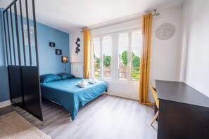 1 habitación, tabla de planchar con plancha, wifi y ropa de cama