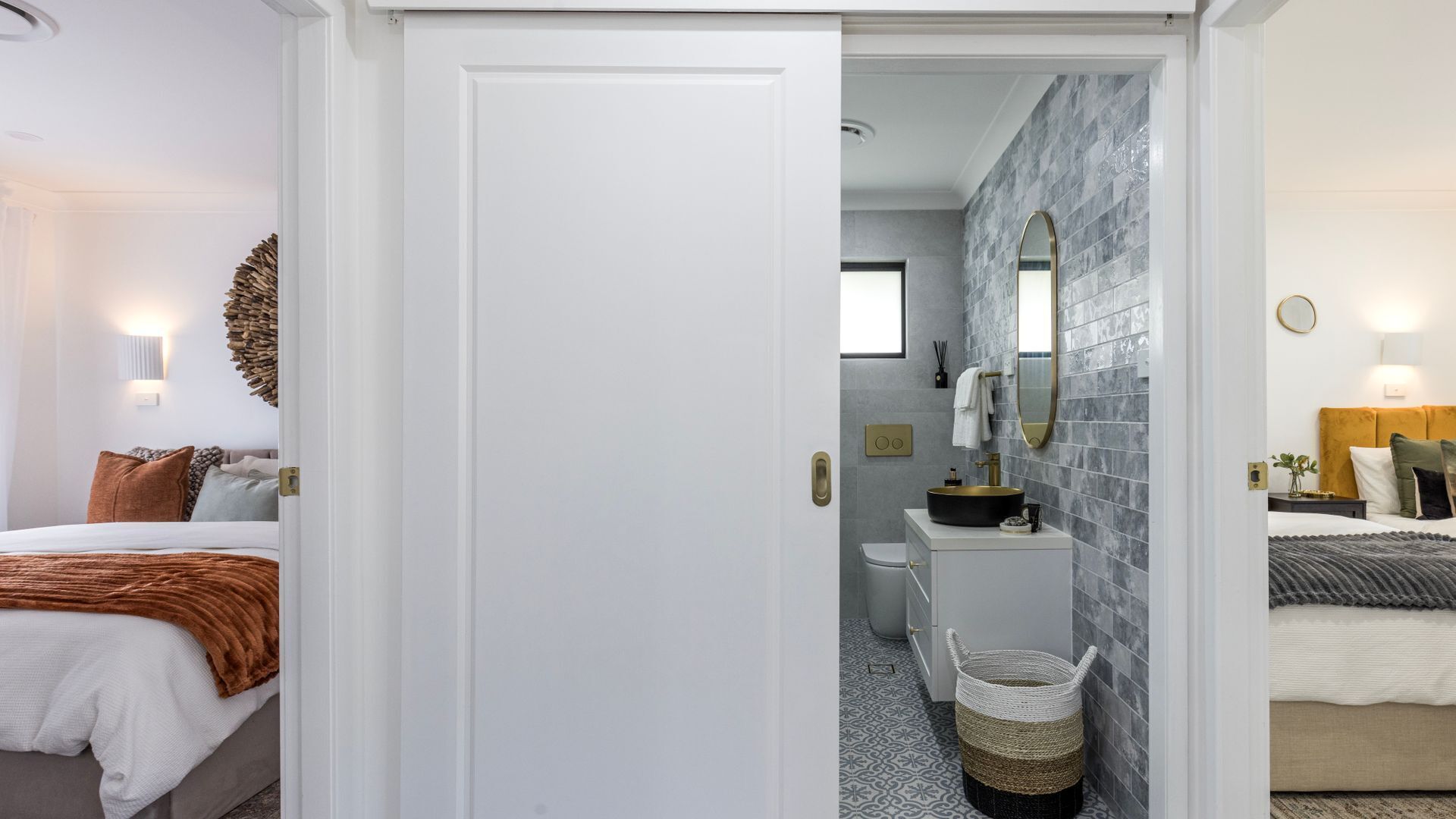 2 chambres, fer et planche à repasser, lit parapluie, Wi-Fi gratuit