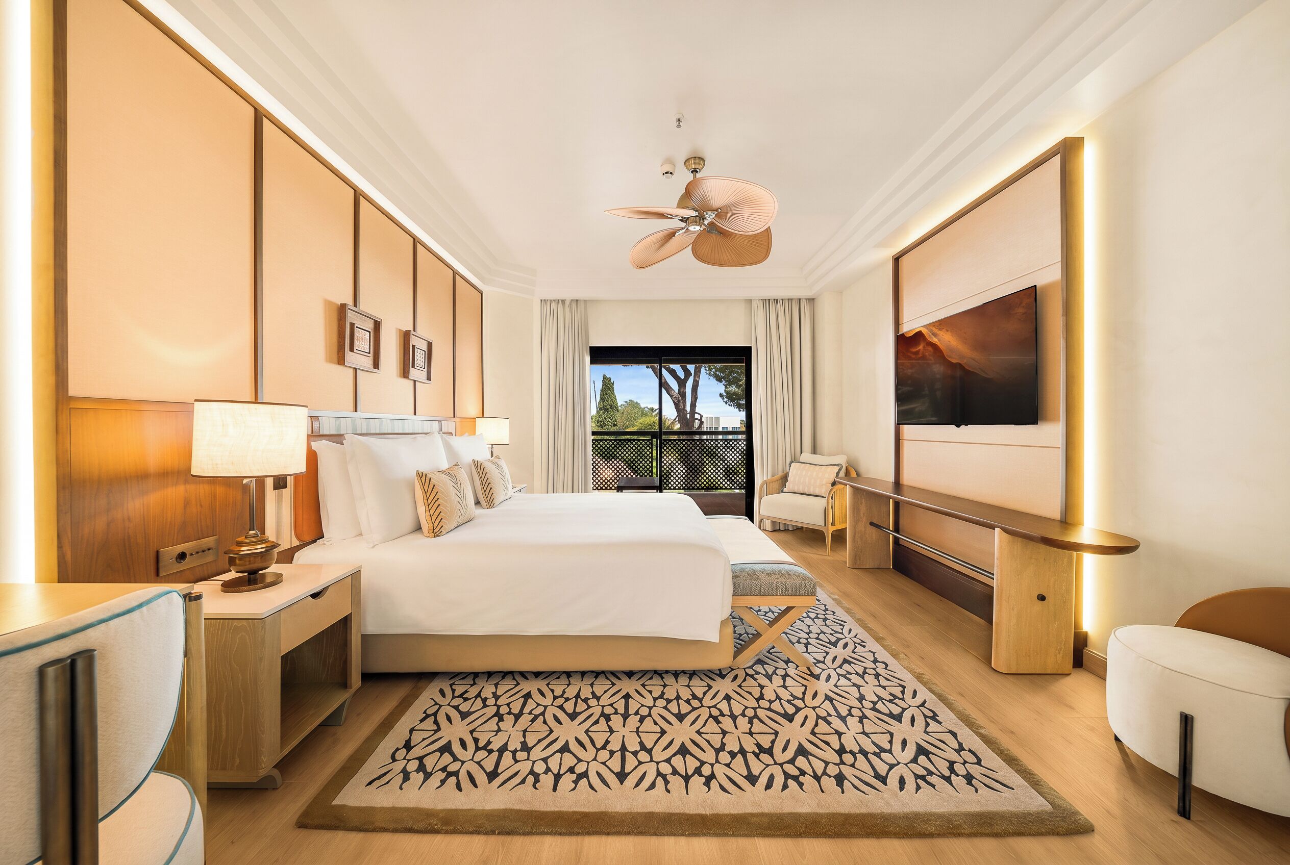 Hypo-allergenic bedding available, minibar, desk, laptop workspace