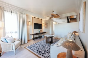 Suite (Duplex) | Living area | 55-inch Smart TV with digital channels - Gran Marbella Resort & Beach Club (Marbella)