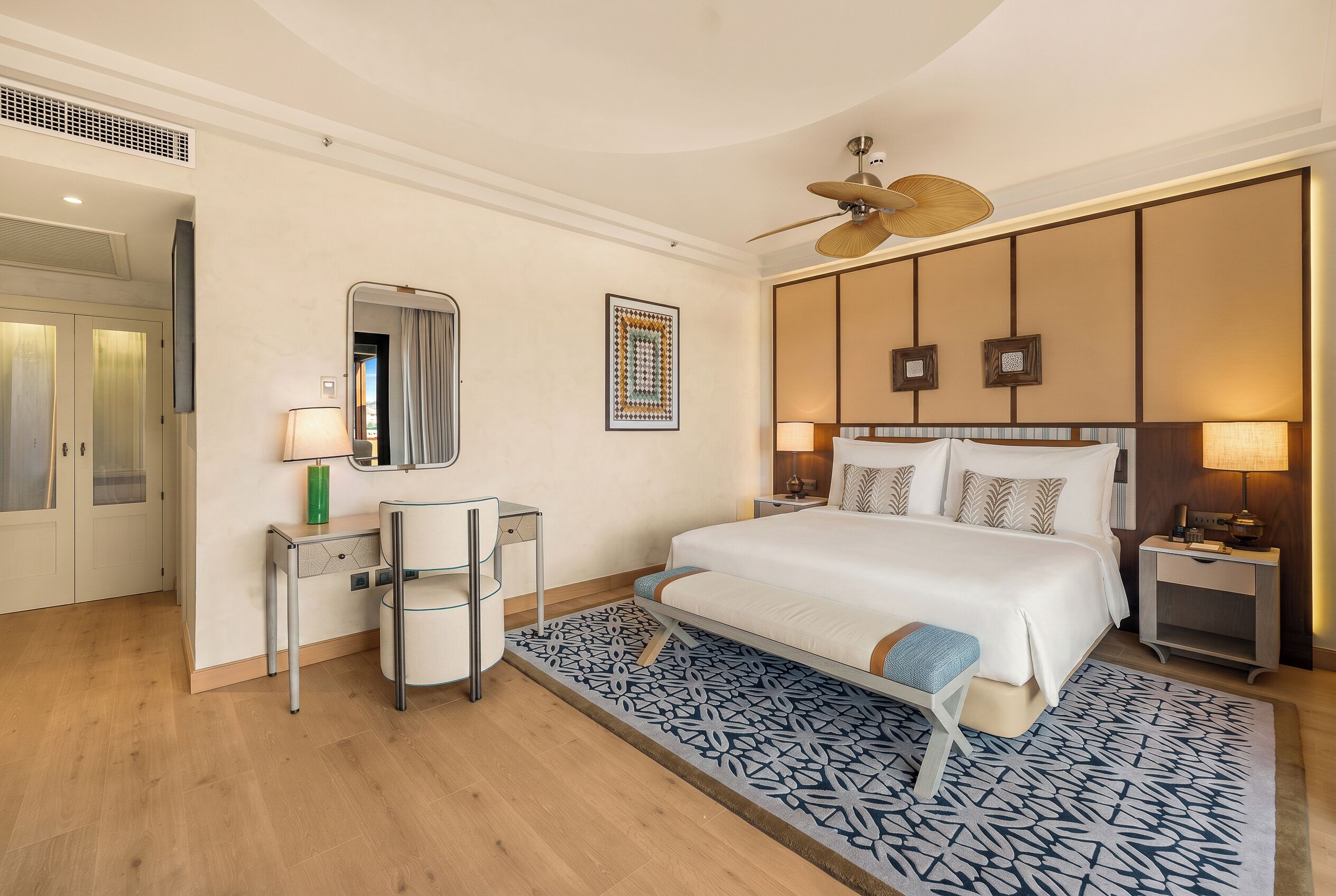 Hypo-allergenic bedding available, minibar, desk, laptop workspace