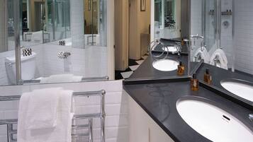 Apartment, 2 Schlafzimmer | Badezimmer | Dusche, Haartrockner, Handtücher, Seife