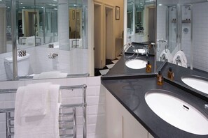 Bathroom - The Egerton - Serviced  Apartments (London)