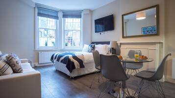 Standard-Studio | 1 Schlafzimmer, Schreibtisch, Bügeleisen/Bügelbrett