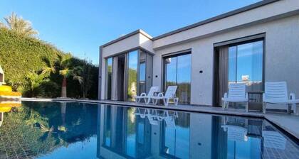 Villa Ibtissem ĂlĂ©gance et Confort pour 6 Personnes | Piscine & Jardin PrivĂ©